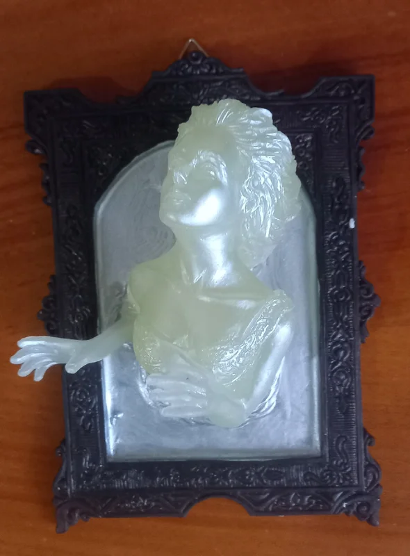 Glow in the Dark Ghost in The Mirror Figurine photo review