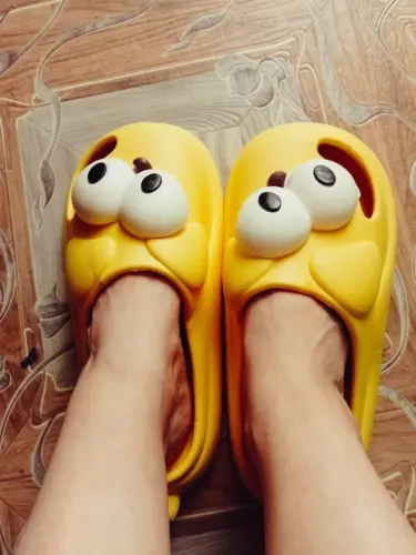 Cute Big-Eyed Beach Slippers photo review