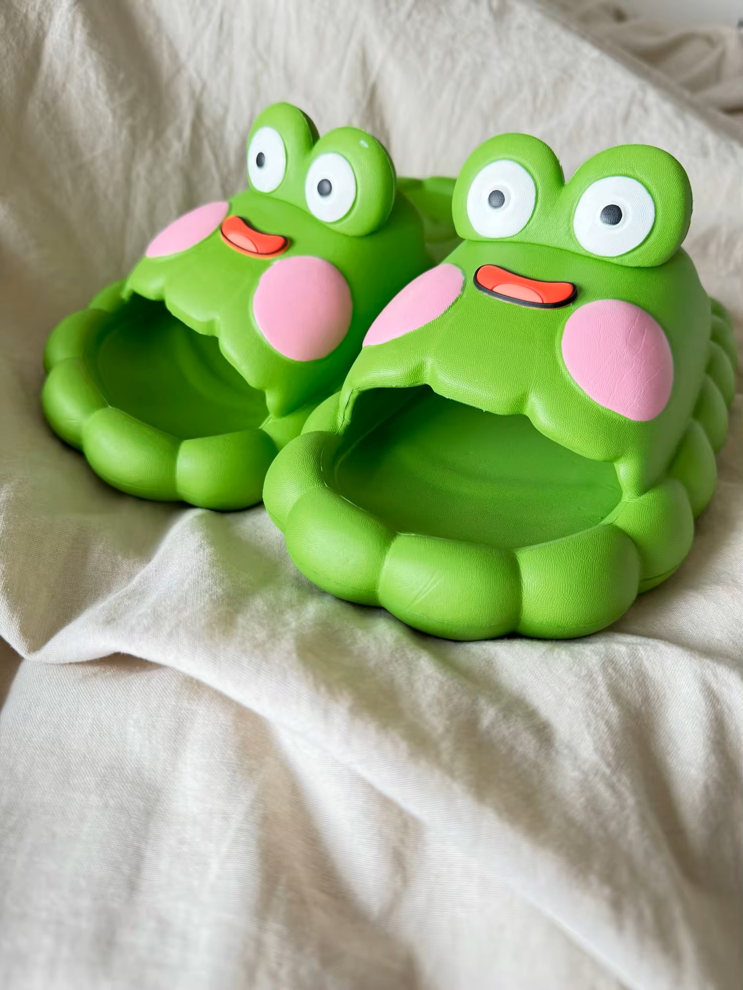 Kawaii Cloud Shaped Frog Slippers photo review