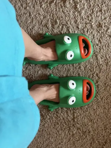 Kawaii Big Eyed Frog Slippers photo review